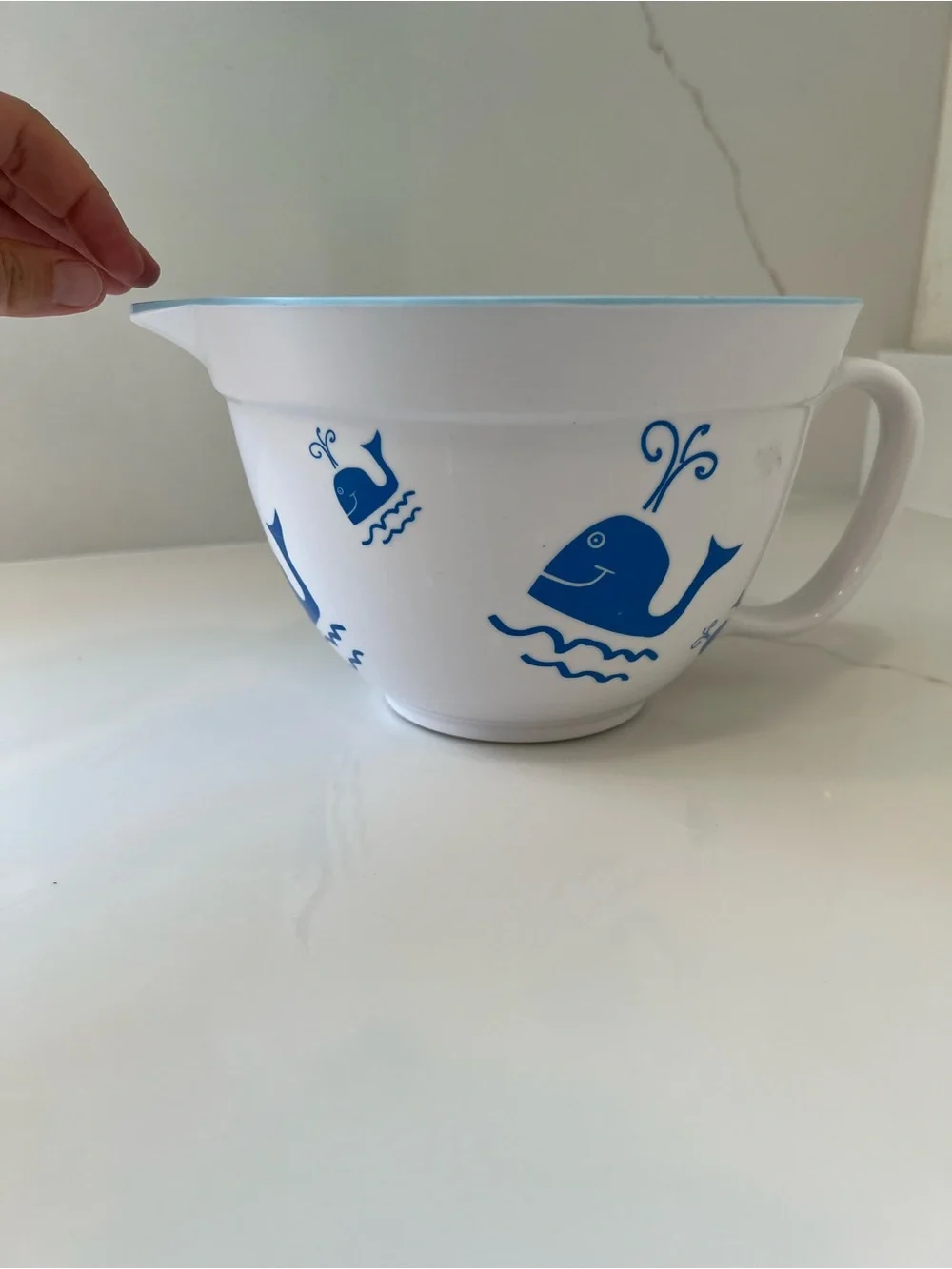 White and Blue Whale Mixing Bowl with Handle - Home Kitchen Bakeware